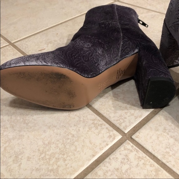 Lewit Lanzo Booties Grey Embossed Velvet. - Picture 4 of 7